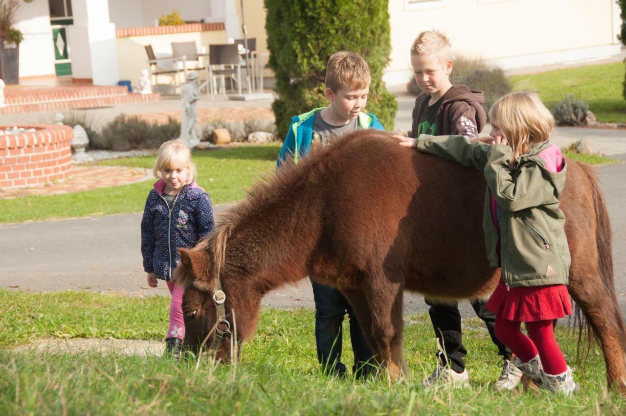 Arkadenhof Flasch Worterberg Buitenkant foto